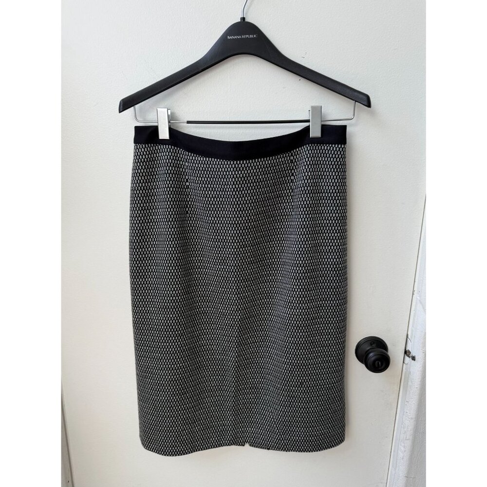 Classiques Entier (Nordstroms) Pencil Skirt ~ Size 12 ~ Black Knit Tweed